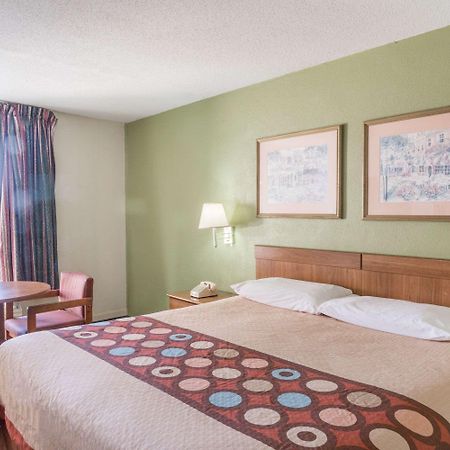 Hotel Super 8 By Wyndham Tifton Zewnętrze zdjęcie