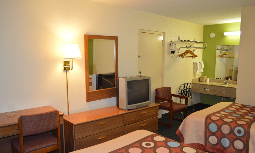 Hotel Super 8 By Wyndham Tifton Zewnętrze zdjęcie