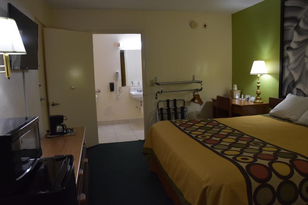 Hotel Super 8 By Wyndham Tifton Zewnętrze zdjęcie
