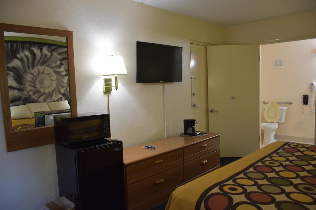 Hotel Super 8 By Wyndham Tifton Zewnętrze zdjęcie