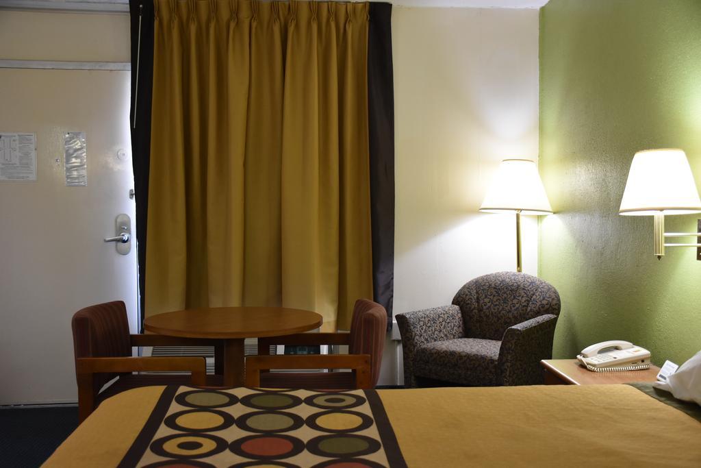 Hotel Super 8 By Wyndham Tifton Zewnętrze zdjęcie
